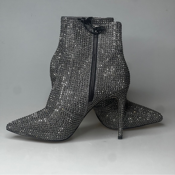 Make: Michael Kors Silver two ankle boots sizes 7 - Picture 2 of 8